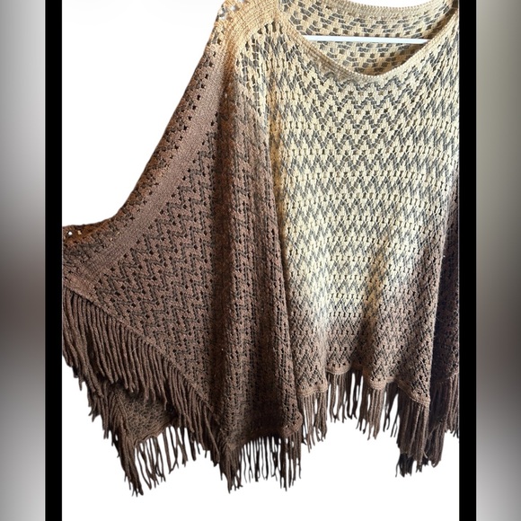 Open Knit Brown Tan Ombré Poncho W Fringe OS - Picture 2 of 3